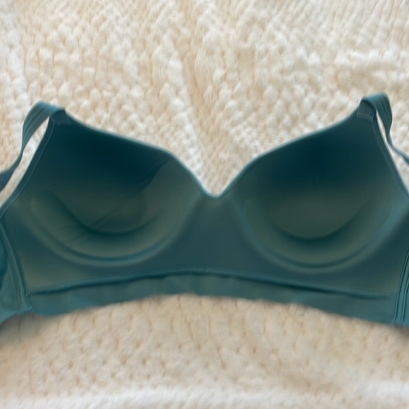 Hanes Wireless  Bra - Picture 5 of 6